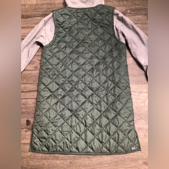 Kids Quilted Vest with Hooded Sleeves - Picture 6 of 7